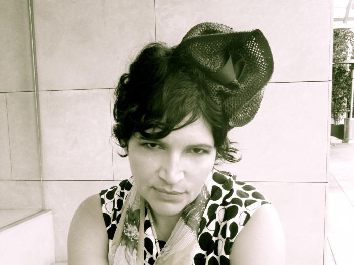 ria thompson, fascinator